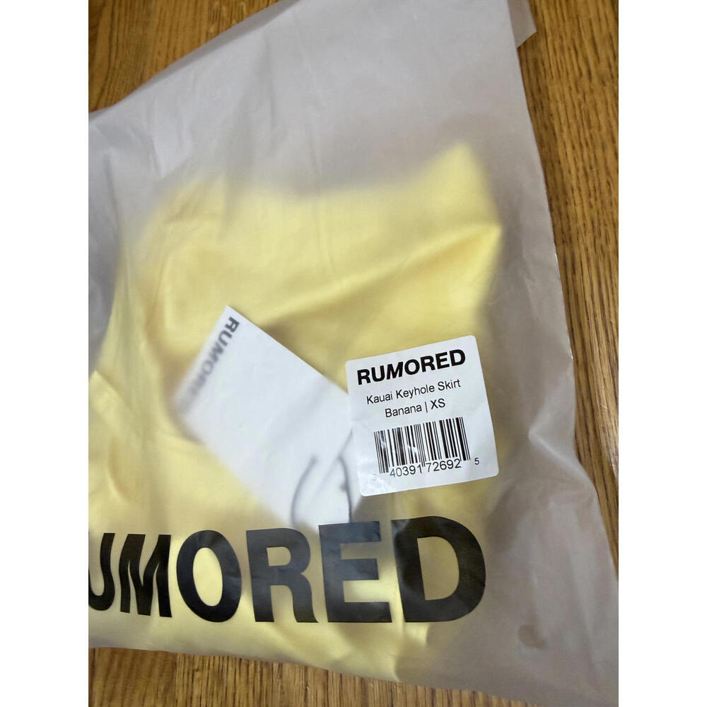 NWT! Rumored Kauai Keyhole Skirt in Banana Yellow Size XS - Picture 3 of 4